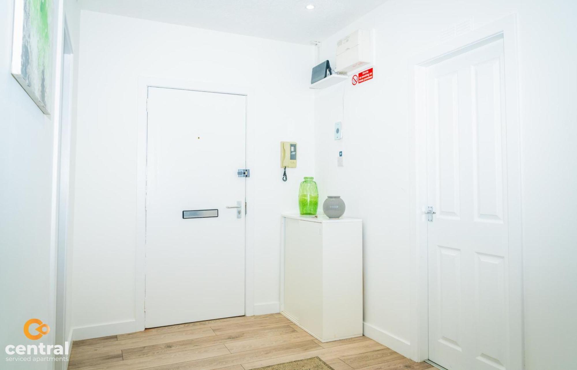Central Serviced Apartments - 2 Bedroom - Walk Away From City Centre & Universities - Sleeps 4 - 1 X Double 2 X Single - Smart Tvs In All Rooms - Short Term Stays Welcome - Walk Away From Train & Bus Station - Preferred Location For Short Stay In Dun 邓迪 外观 照片