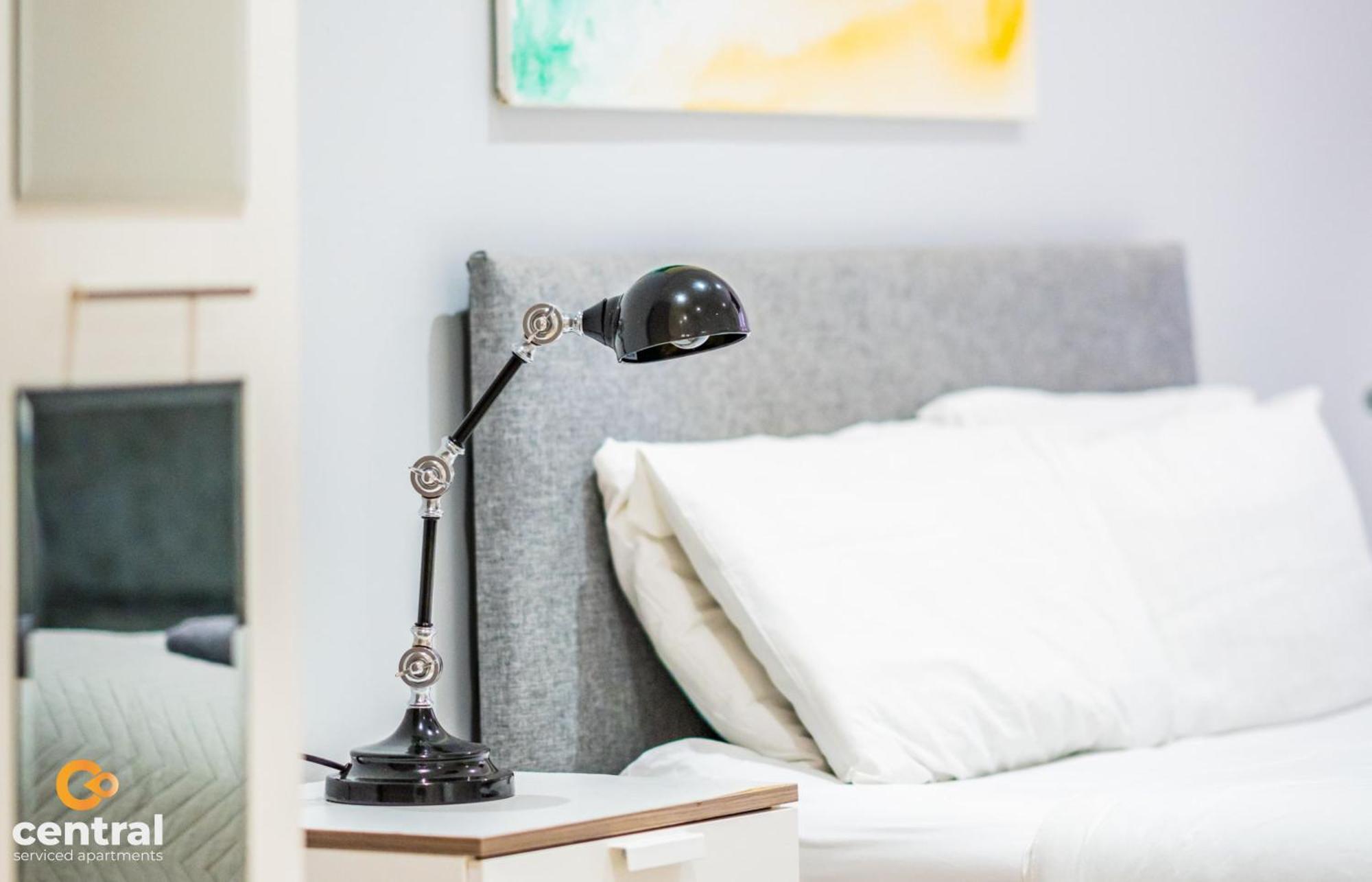 Central Serviced Apartments - 2 Bedroom - Walk Away From City Centre & Universities - Sleeps 4 - 1 X Double 2 X Single - Smart Tvs In All Rooms - Short Term Stays Welcome - Walk Away From Train & Bus Station - Preferred Location For Short Stay In Dun 邓迪 外观 照片