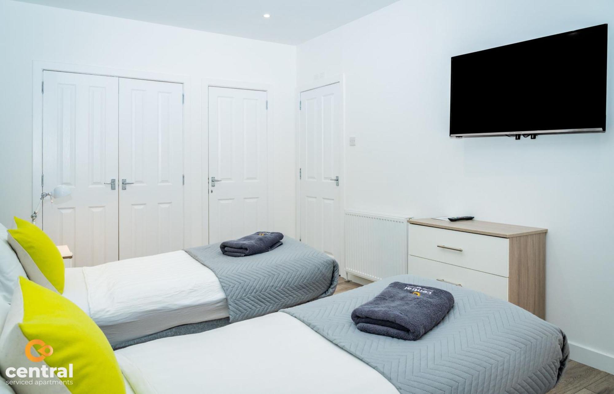 Central Serviced Apartments - 2 Bedroom - Walk Away From City Centre & Universities - Sleeps 4 - 1 X Double 2 X Single - Smart Tvs In All Rooms - Short Term Stays Welcome - Walk Away From Train & Bus Station - Preferred Location For Short Stay In Dun 邓迪 外观 照片